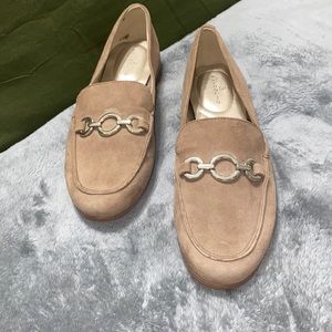 Bandolino suede flats